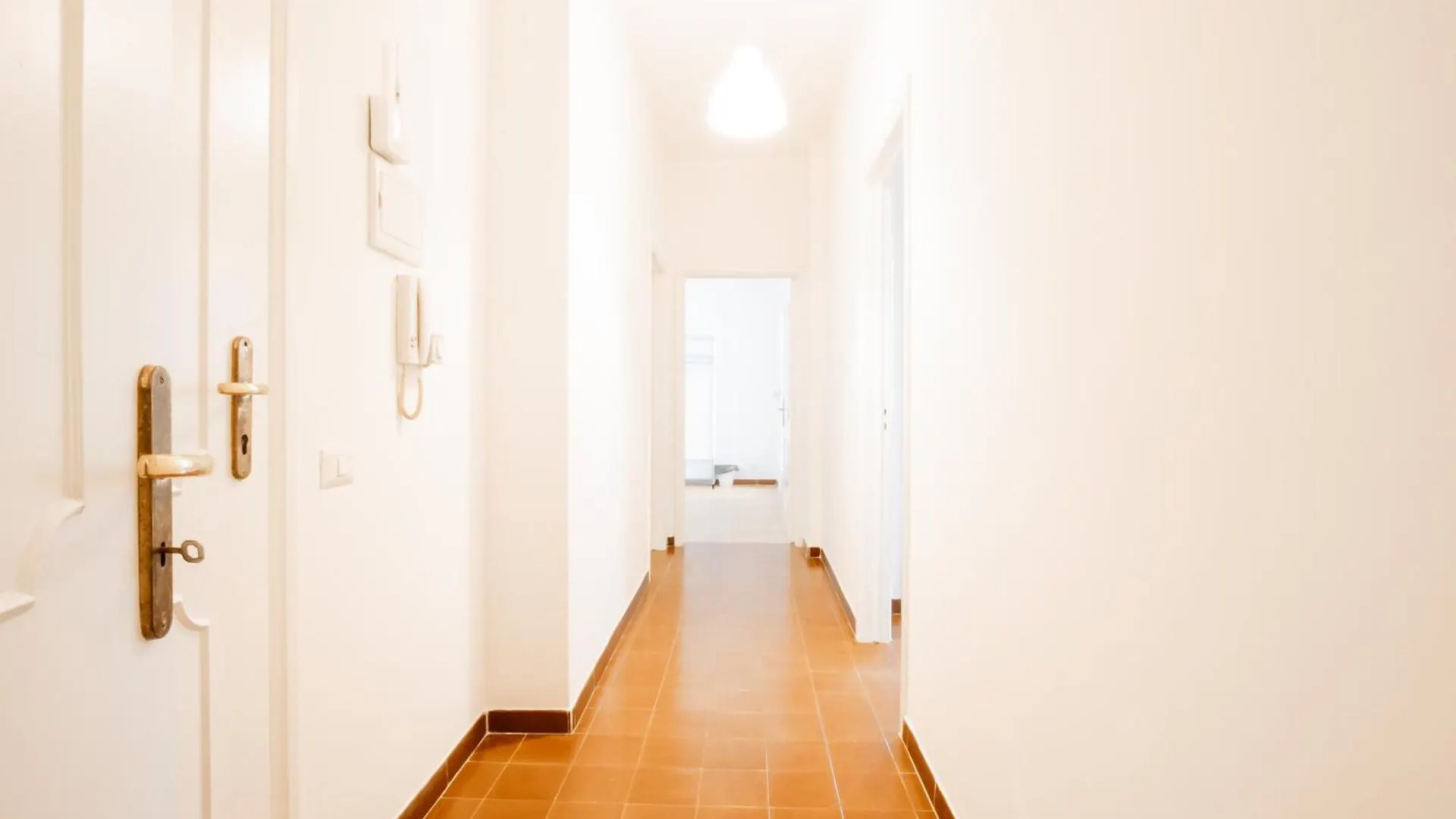 Beachfront Villa Bari 0*,